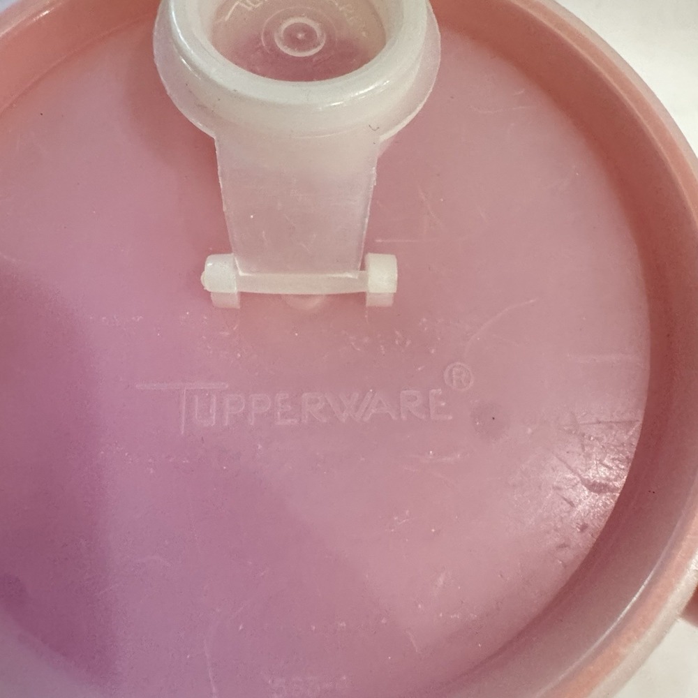 2 Vintage Tupperware Handolier 32 oz Orange Pitchers #321 Sheer Fliptop Lid - Picture 11 of 11
